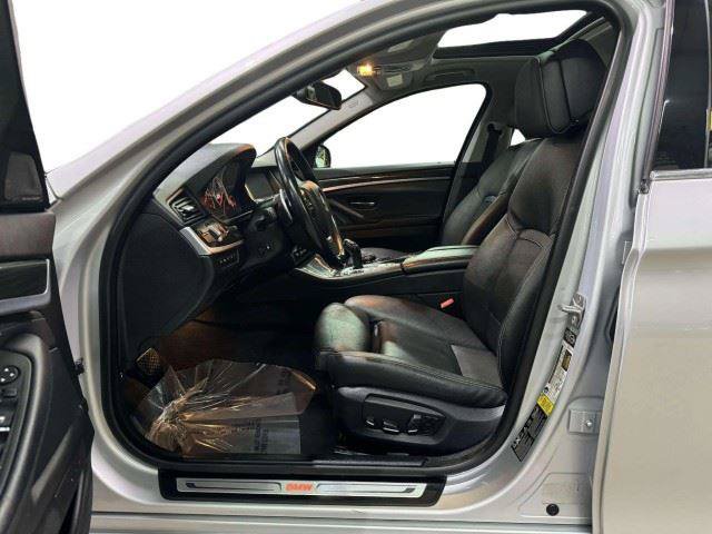 Used 2014 BMW 550i xDrive Sedan AWD/4WD image 16