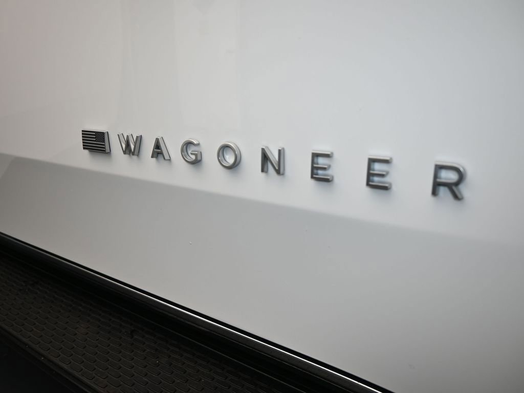 Used 2023 Jeep Wagoneer L Series III w/ Preferred Equipment Group image 51