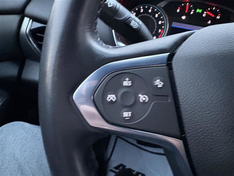 Used 2022 Chevrolet Traverse LT w/ Midnight/Sport Edition image 21