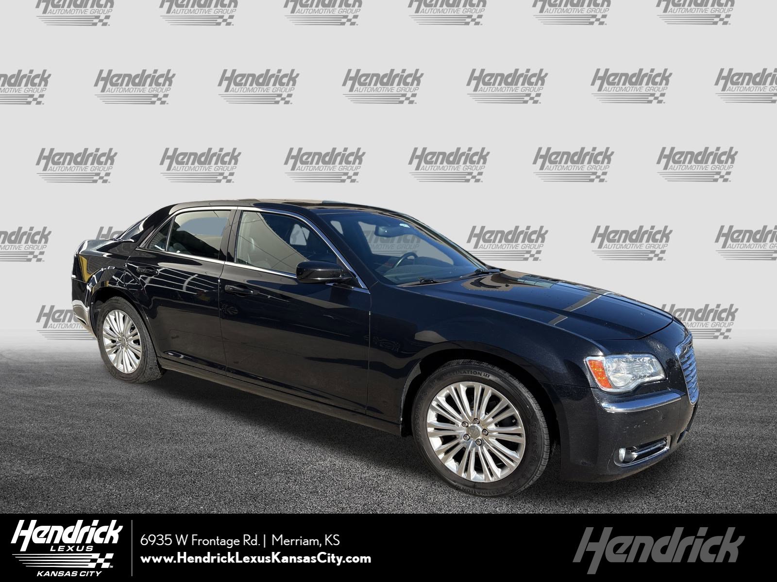 Used 2013 Chrysler 300 AWD w/ Driver Convenience Group image 1