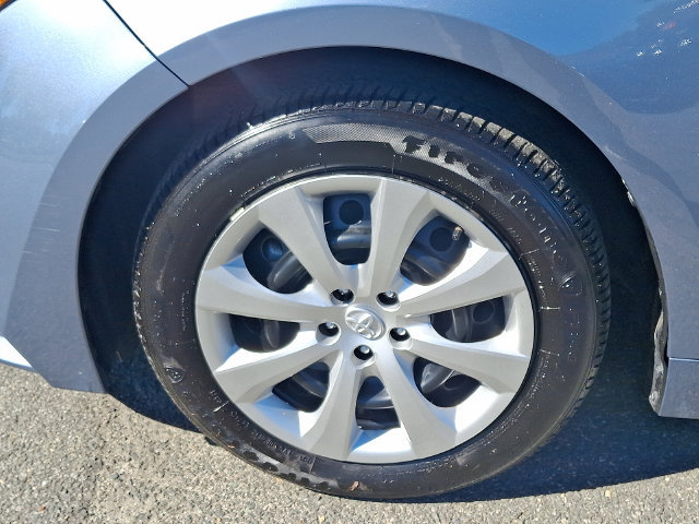 Used 2026 Toyota Corolla LE FWD image 8