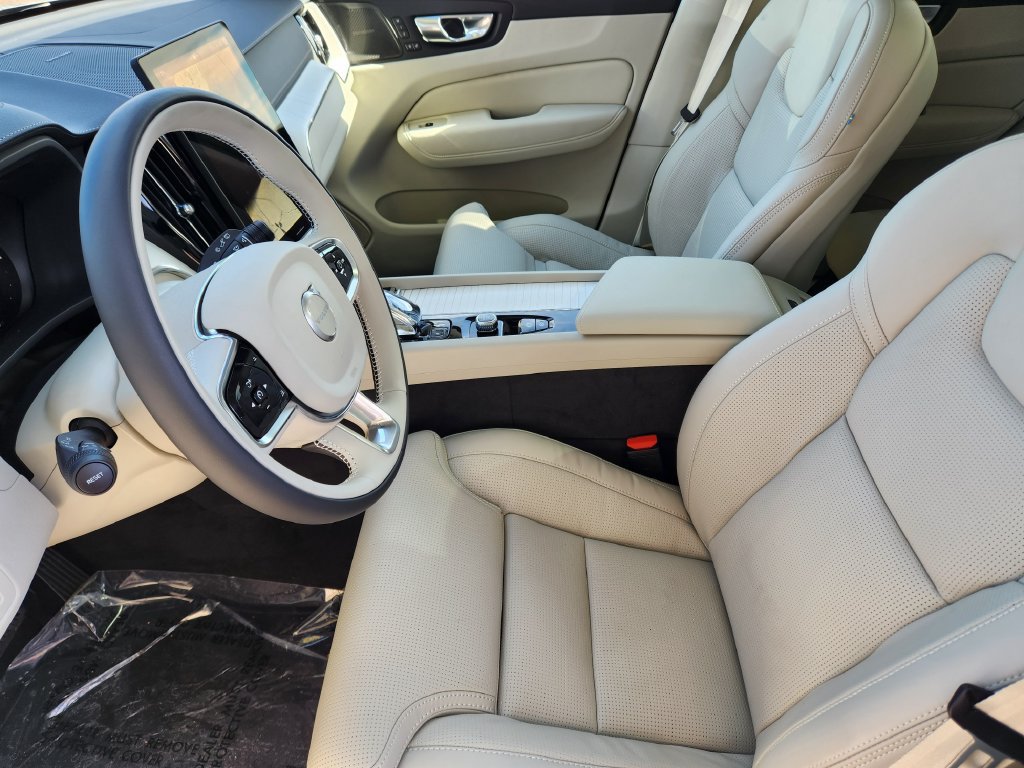 New 2027 Volvo XC60 T8 Ultra AWD/4WD image 4