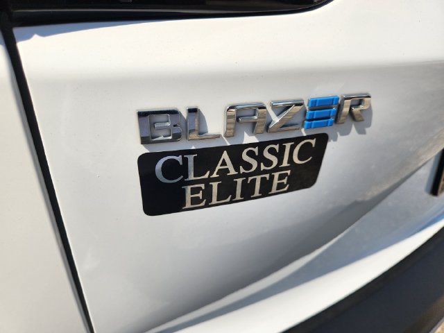 Used 2024 Chevrolet Blazer EV LT AWD/4WD image 8