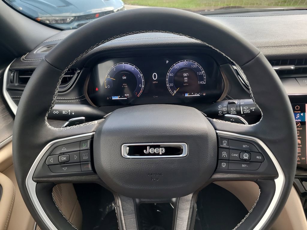 New 2026 Jeep Grand Cherokee L Limited AWD/4WD image 32