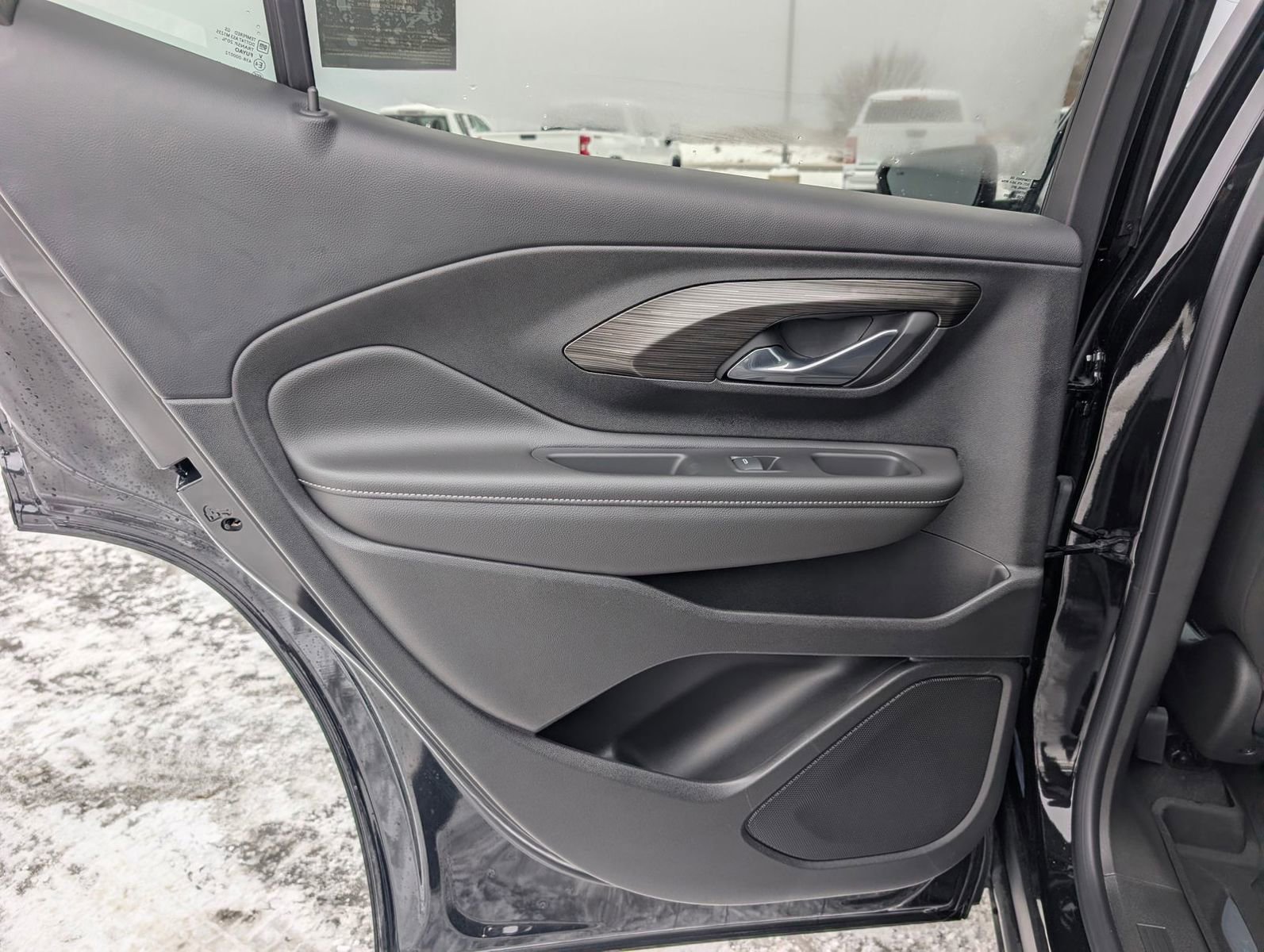 Used 2024 GMC Terrain SLE w/ Driver Convenience Package image 25