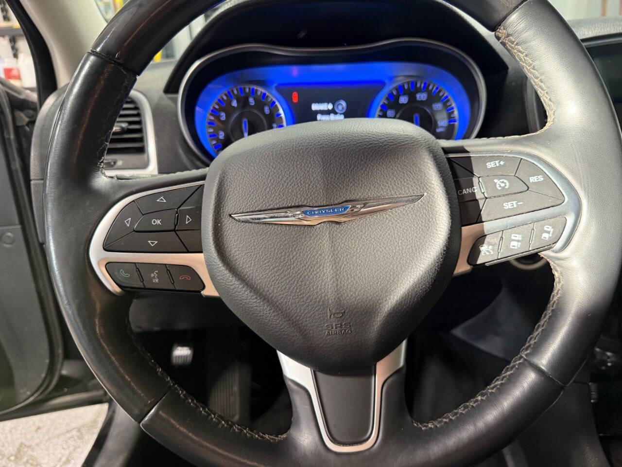 Used 2015 Chrysler 300 C w/ Light Group image 17