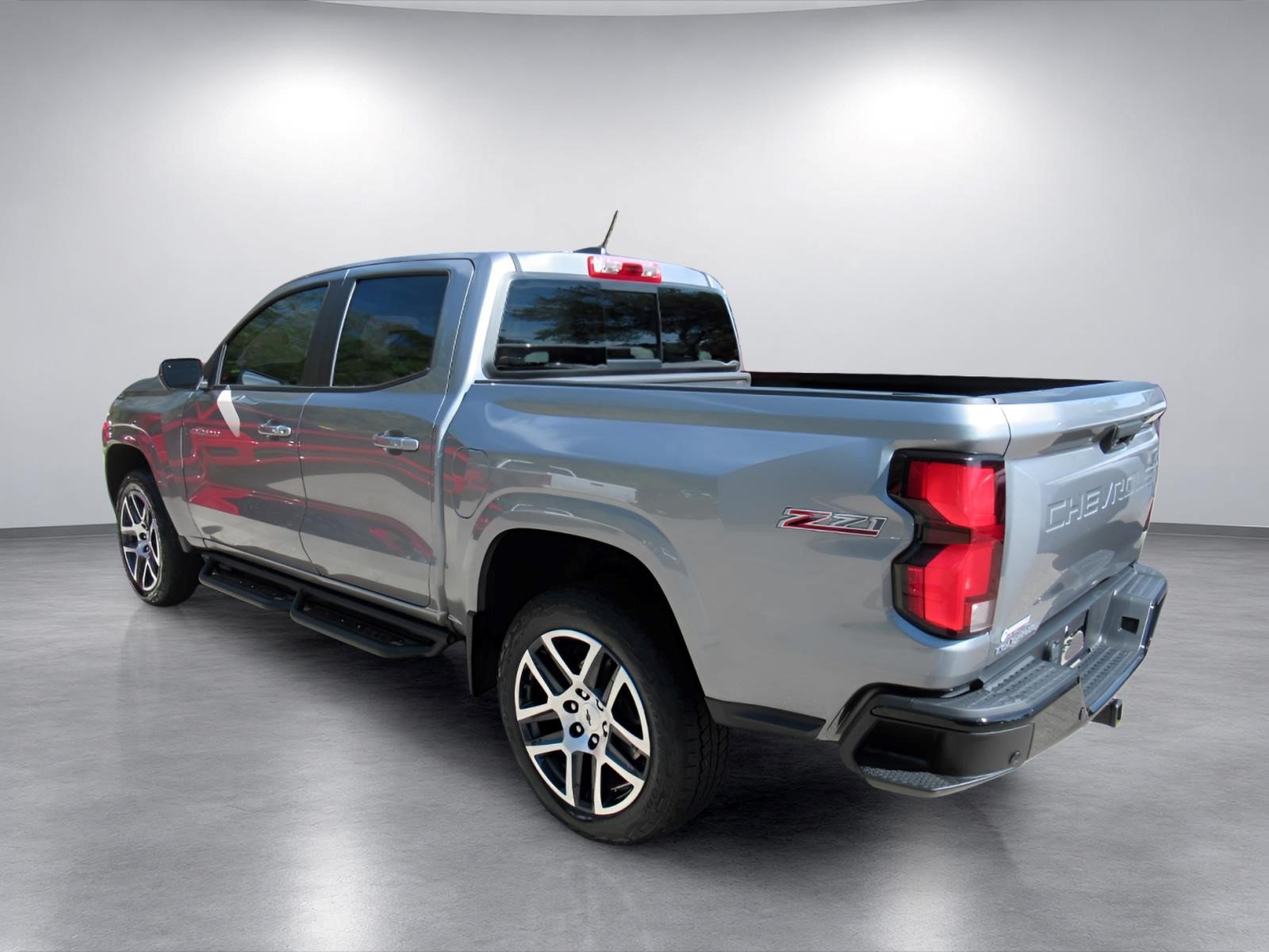 Used 2024 Chevrolet Colorado Z71 w/ Z71 Convenience Package 2 AWD/4WD image 5