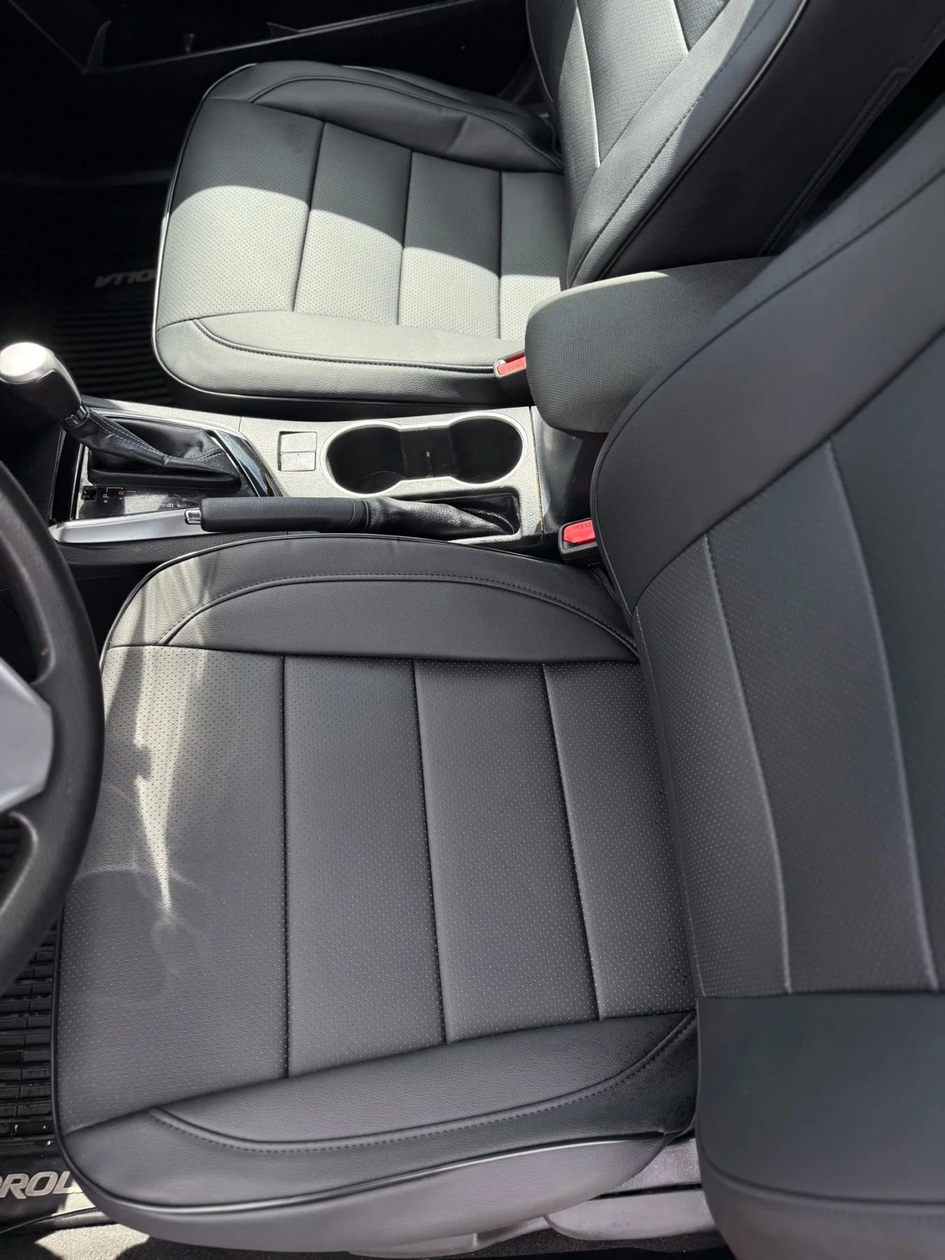 Used 2018 Toyota Corolla LE image 22