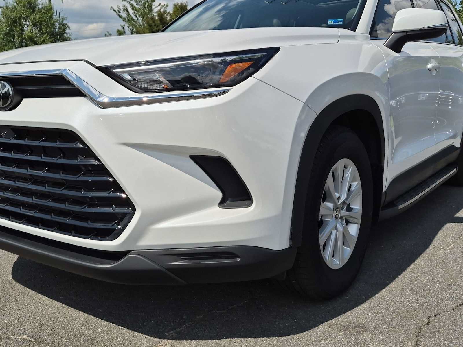 Used 2025 Toyota Grand Highlander AWD image 11