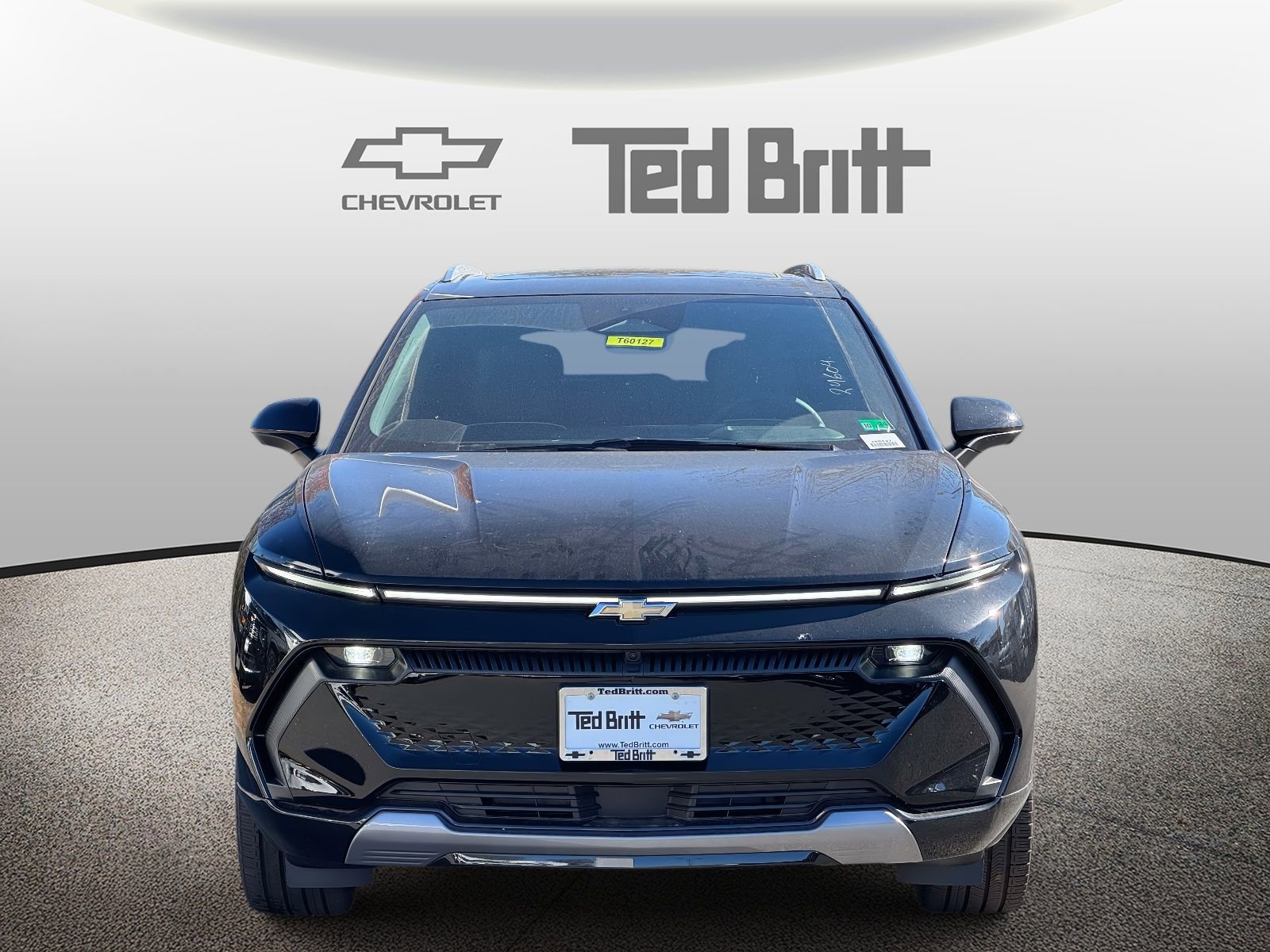 New 2026 Chevrolet Equinox EV LT w/ Convenience Package II AWD/4WD image 2