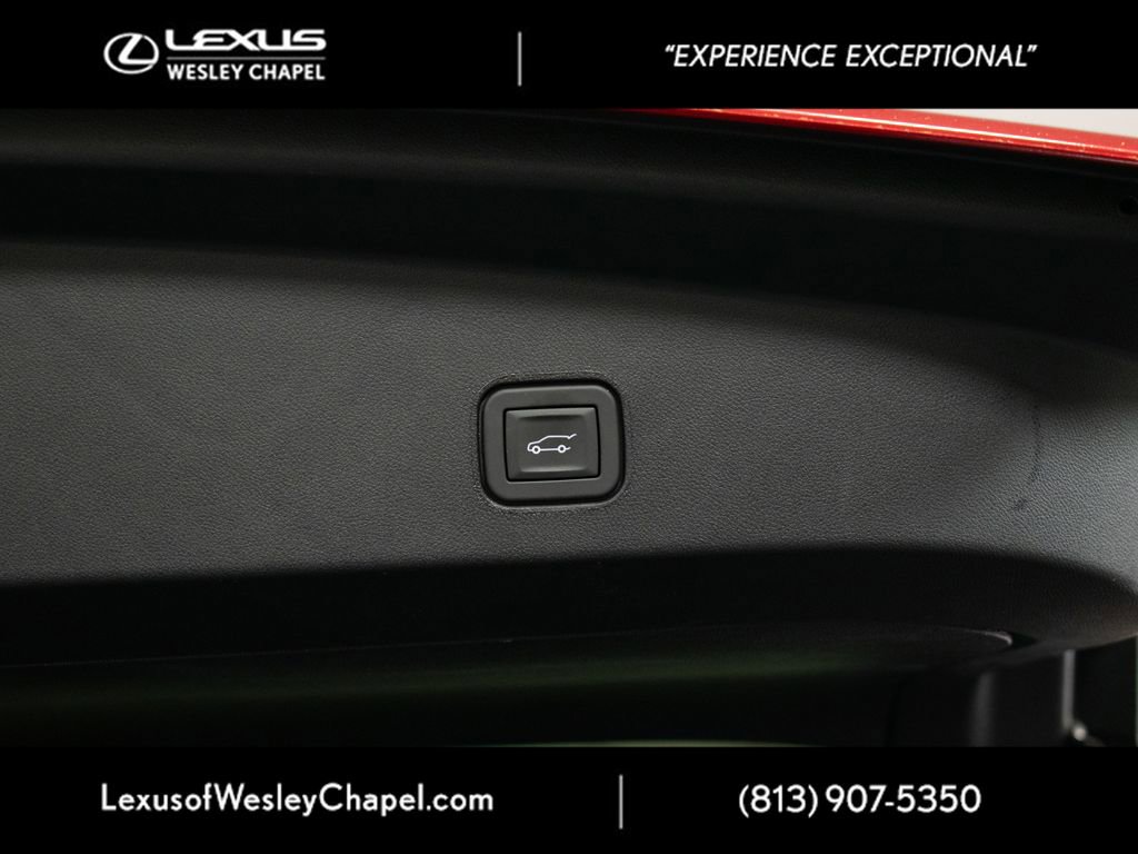 Used 2025 Cadillac Lyriq Luxury image 17