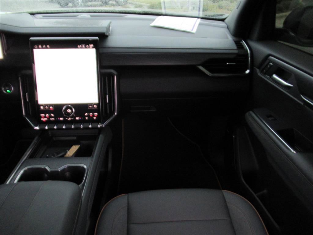 Used 2025 GMC Acadia AT4 AWD/4WD image 15