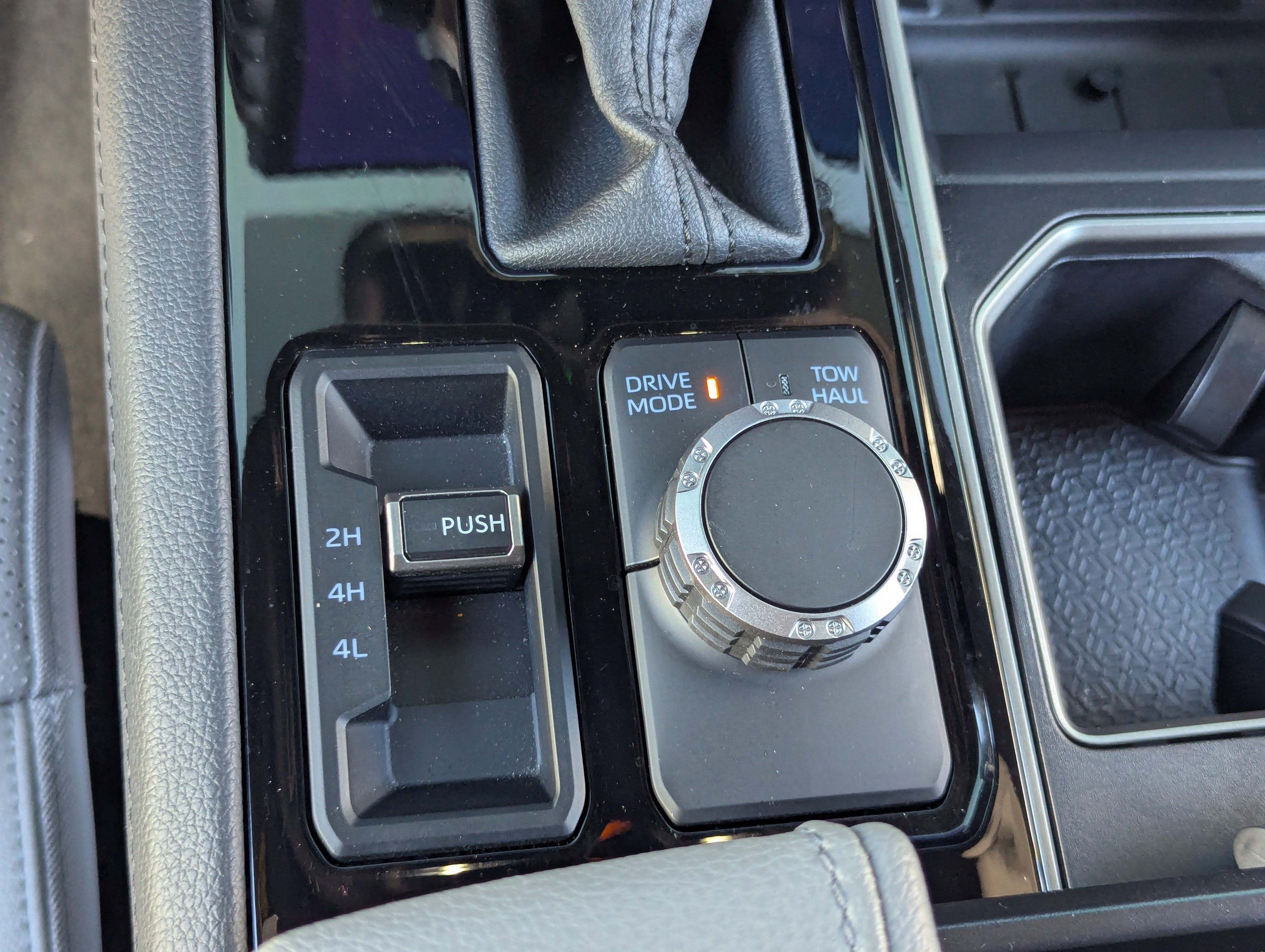 Used 2025 Toyota Tundra Limited image 30