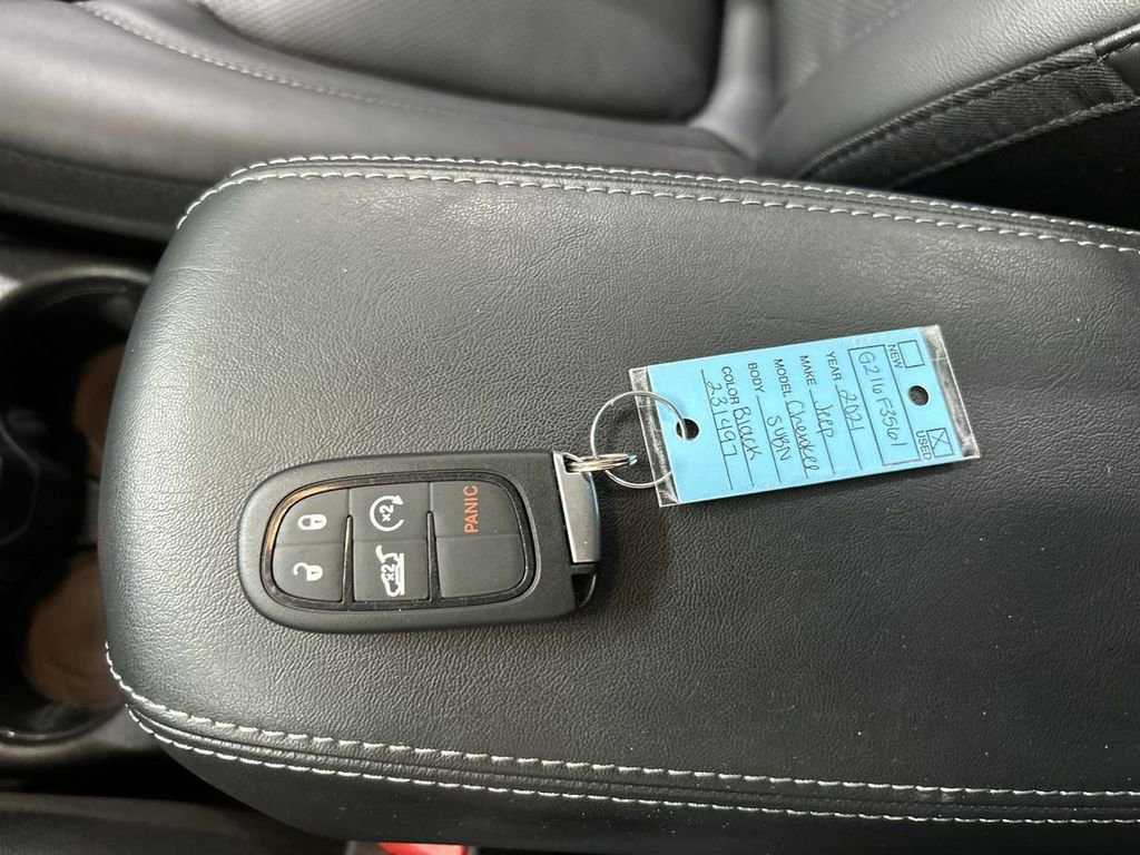 Used 2021 Jeep Cherokee Limited AWD/4WD image 12