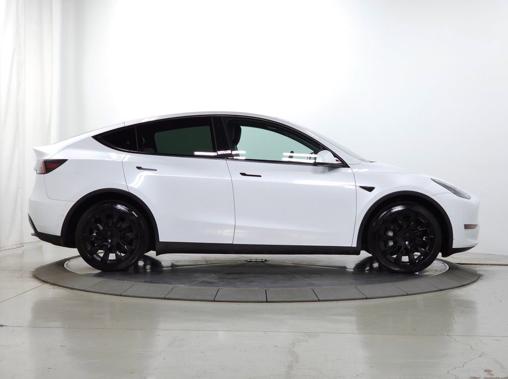 Used 2022 Tesla Model Y Long Range AWD/4WD image 13