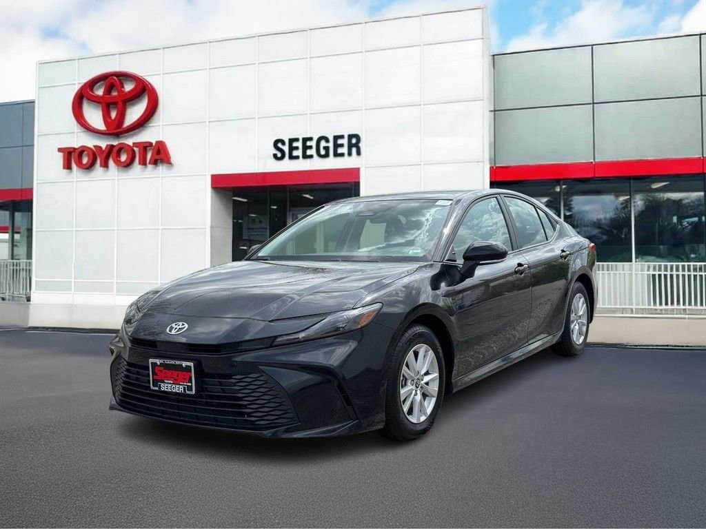 Used 2025 Toyota Camry LE image 9