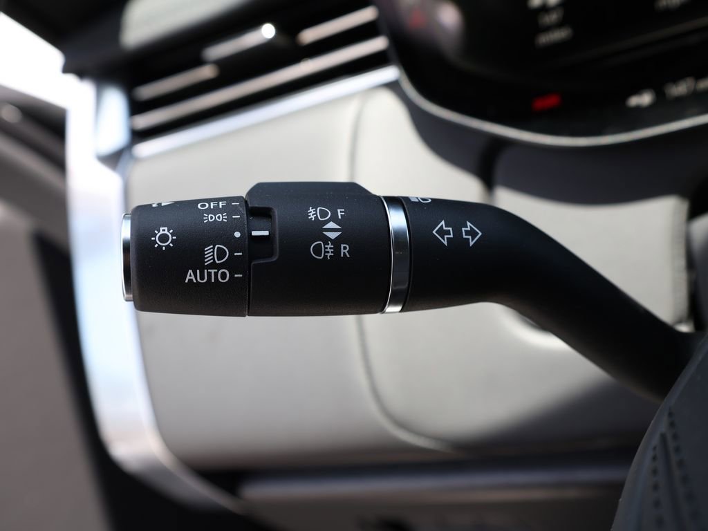 Used 2025 Land Rover Range Rover SE AWD/4WD image 40