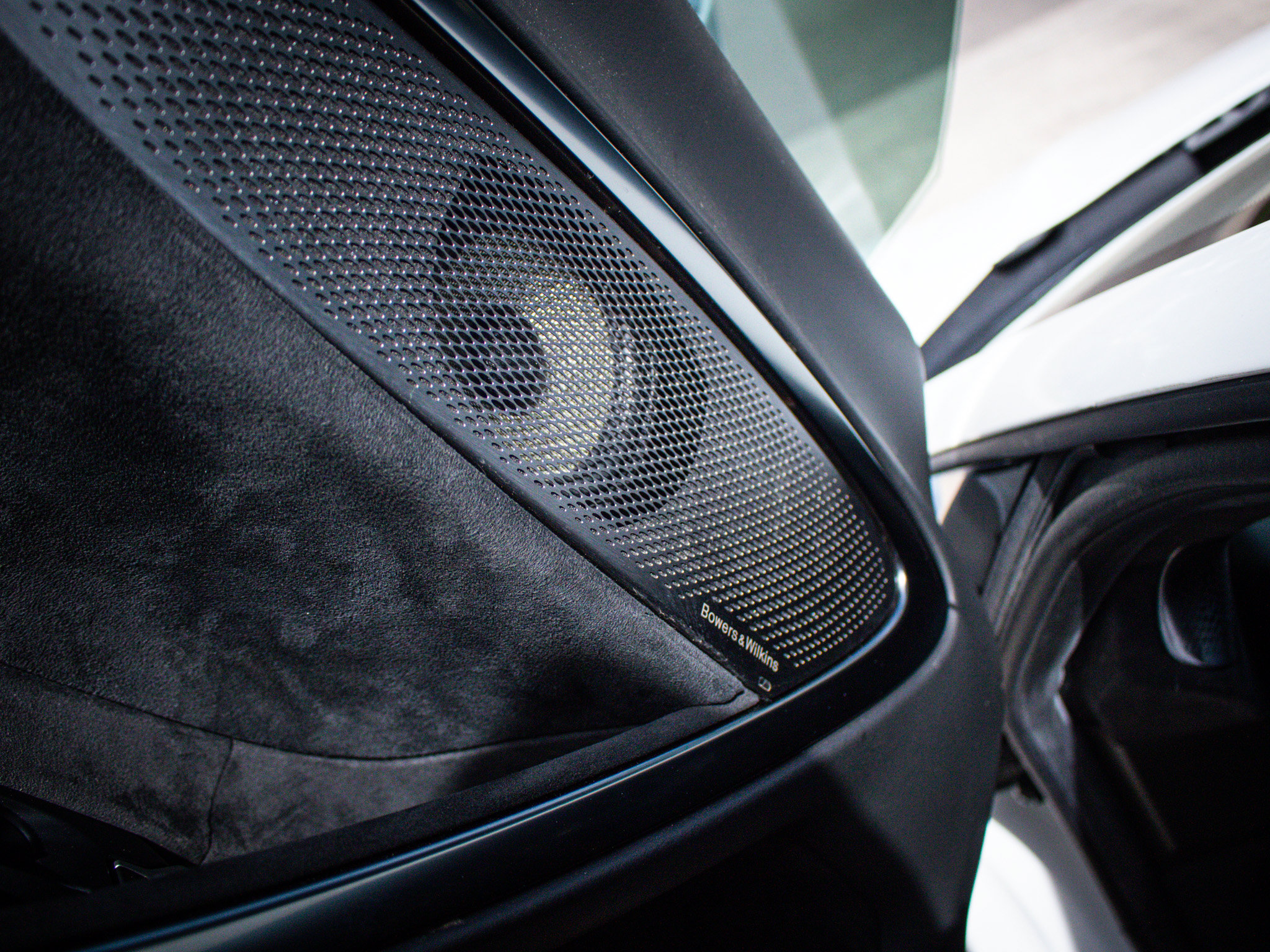 Used 2025 McLaren Artura RWD image 15
