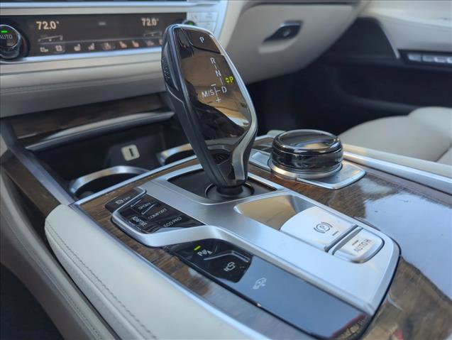 Used 2017 BMW 740i RWD image 8