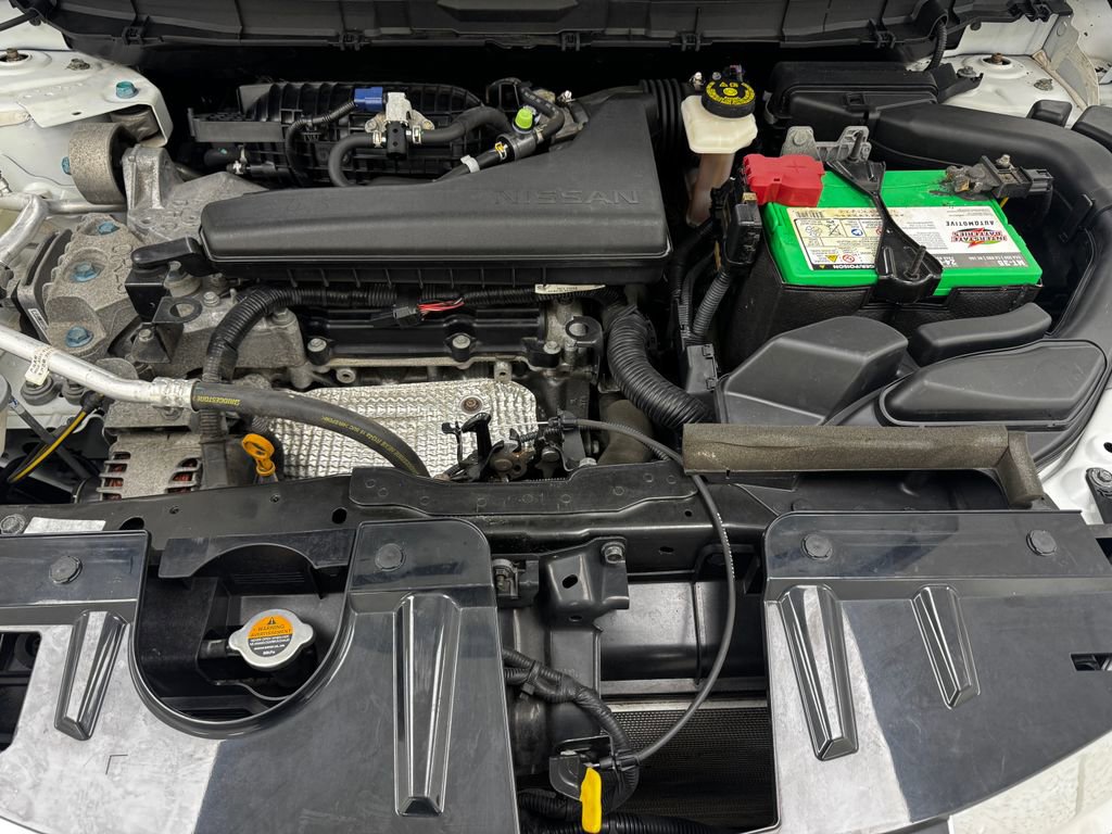 Used 2017 Nissan Rogue SV image 32