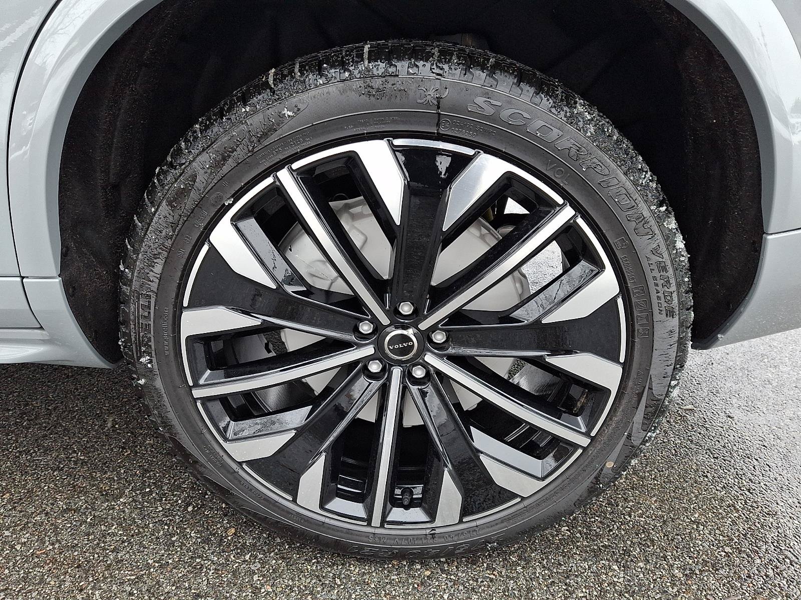 New 2026 Volvo XC90 B5 Plus AWD/4WD image 5
