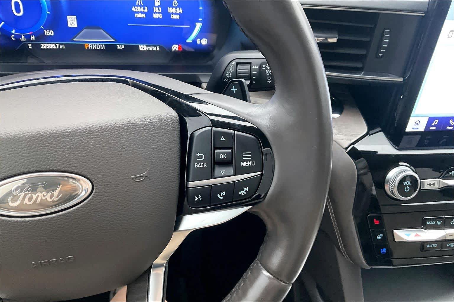 Used 2021 Ford Explorer Platinum w/ Premium Technology Package RWD image 24