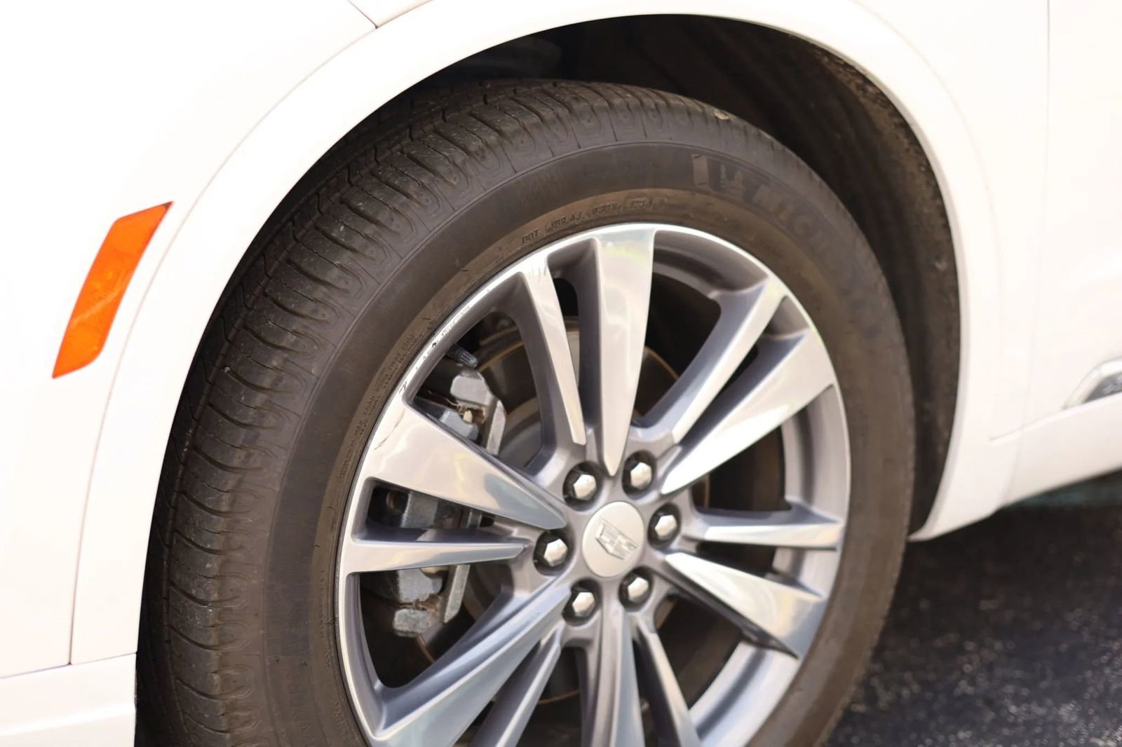 Used 2020 Cadillac XT6 Premium Luxury image 43