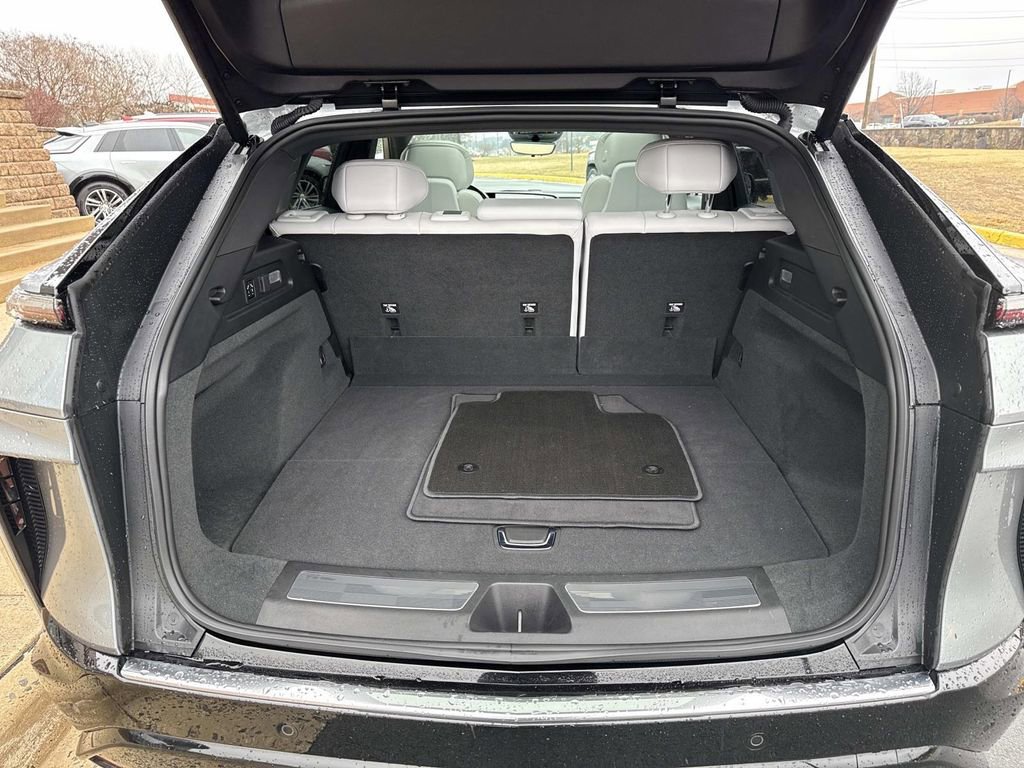 Certified 2024 Cadillac Lyriq Luxury image 14