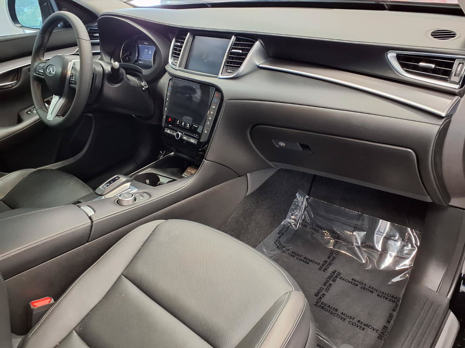 Used 2023 INFINITI QX50 Luxe FWD image 9