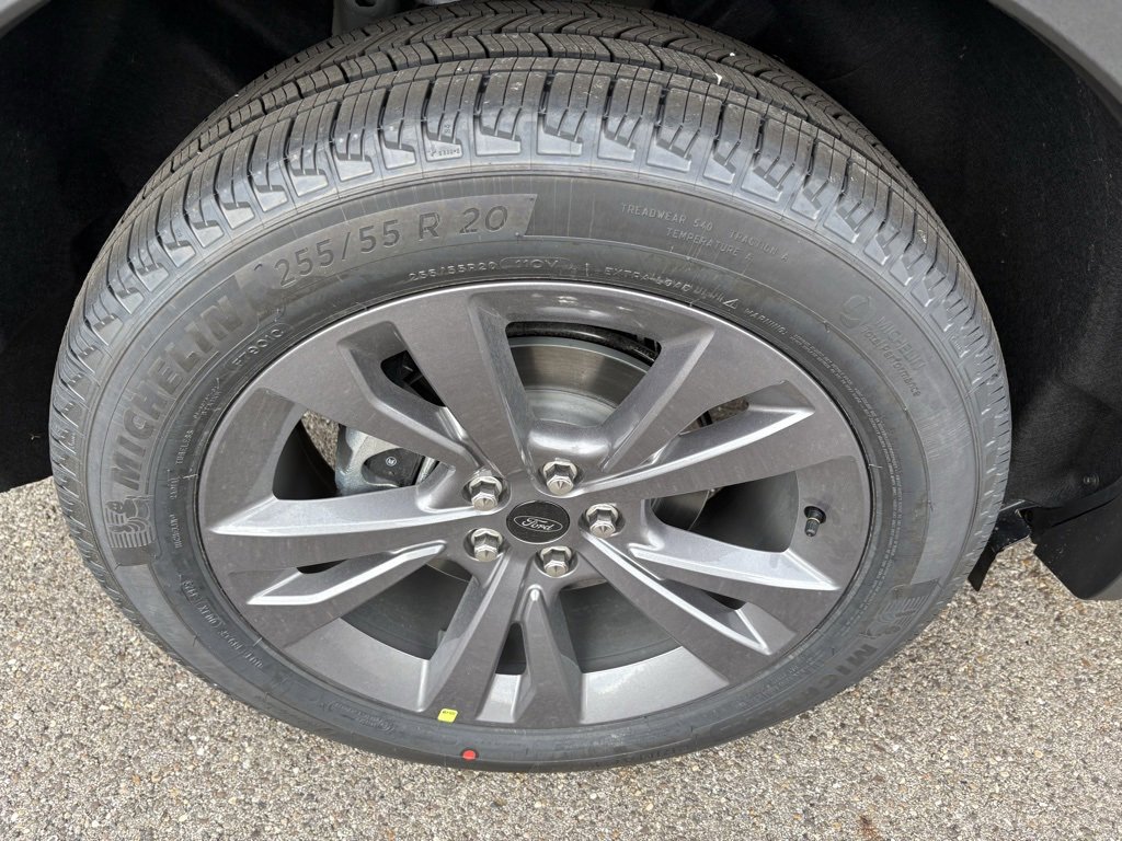 New 2026 Ford Explorer Active w/ Active Comfort Package image 14