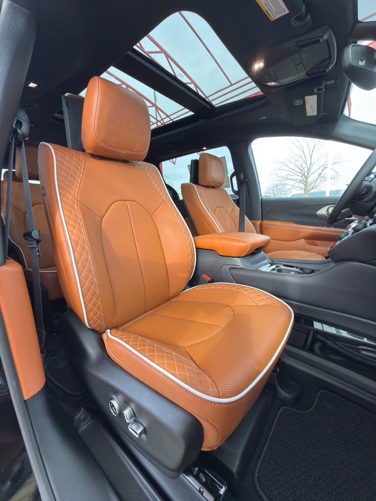 New 2026 Chrysler Pacifica Pinnacle image 52