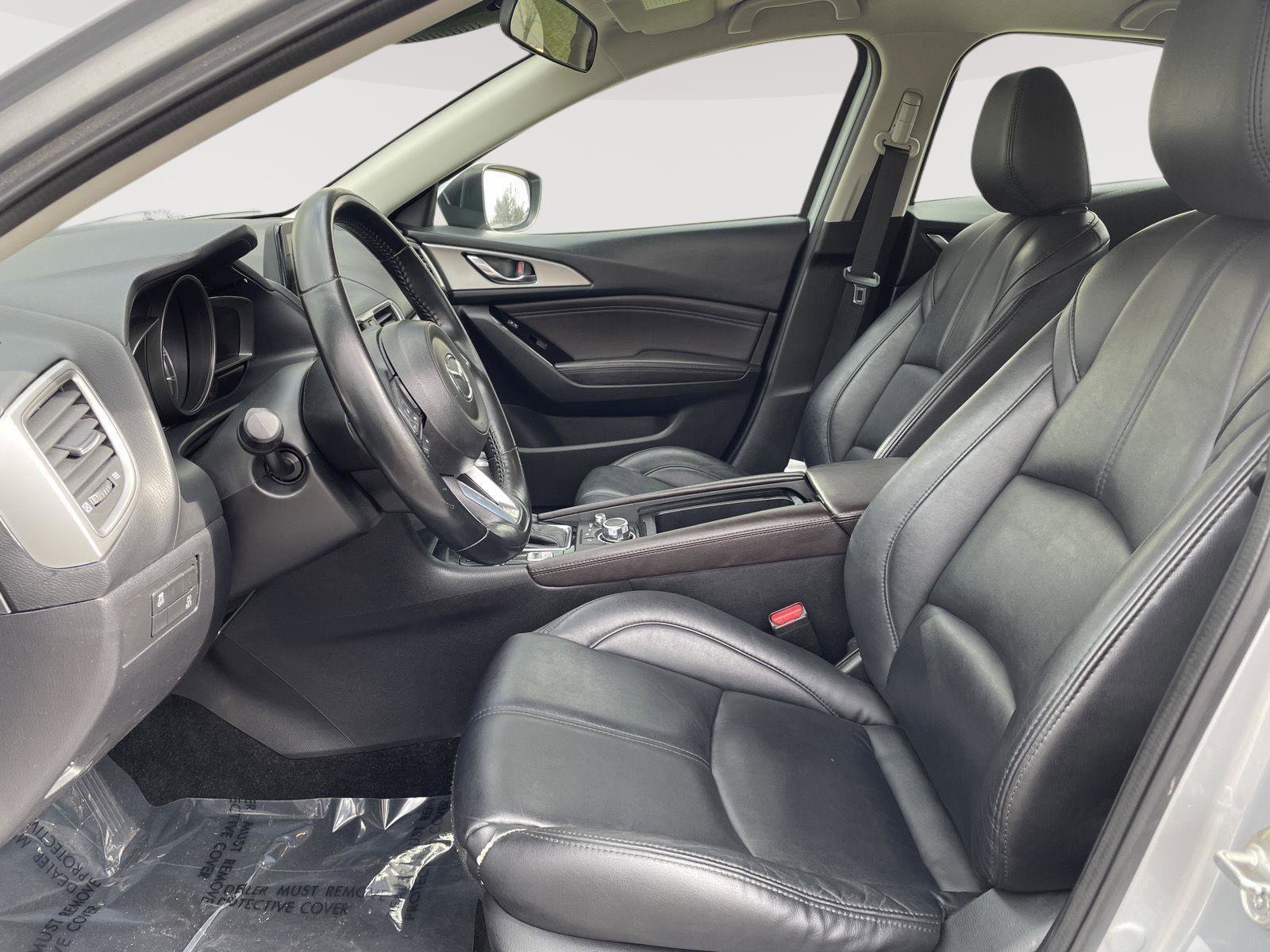 Used 2018 MAZDA MAZDA3 Touring image 21