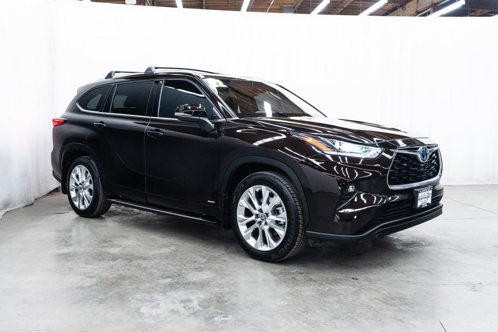 Used 2022 Toyota Highlander Limited image 1