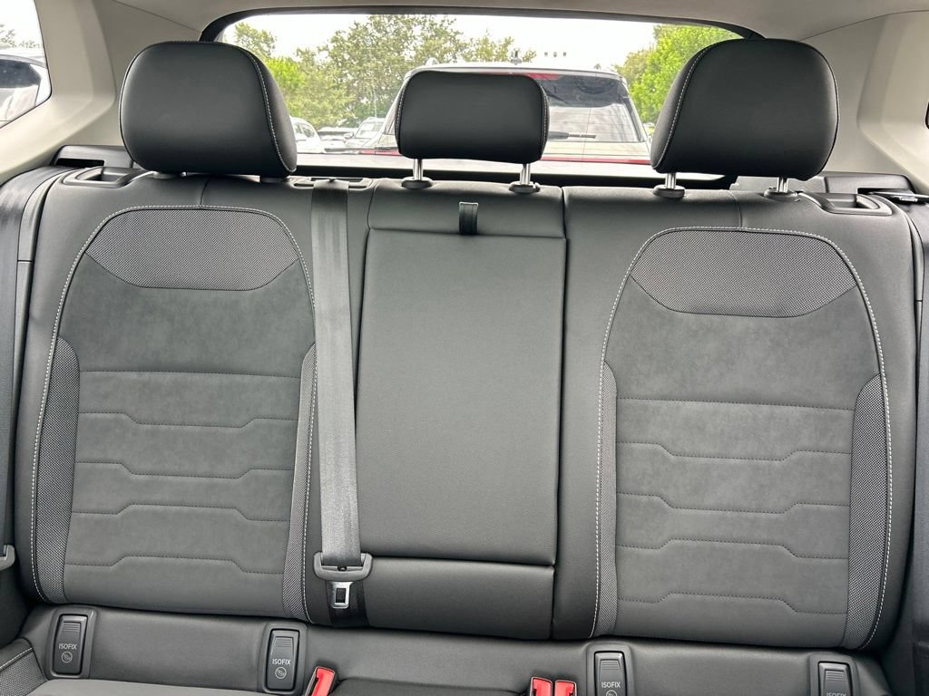 New 2026 Volkswagen Taos SE w/ Panoramic Sunroof Package FWD image 13
