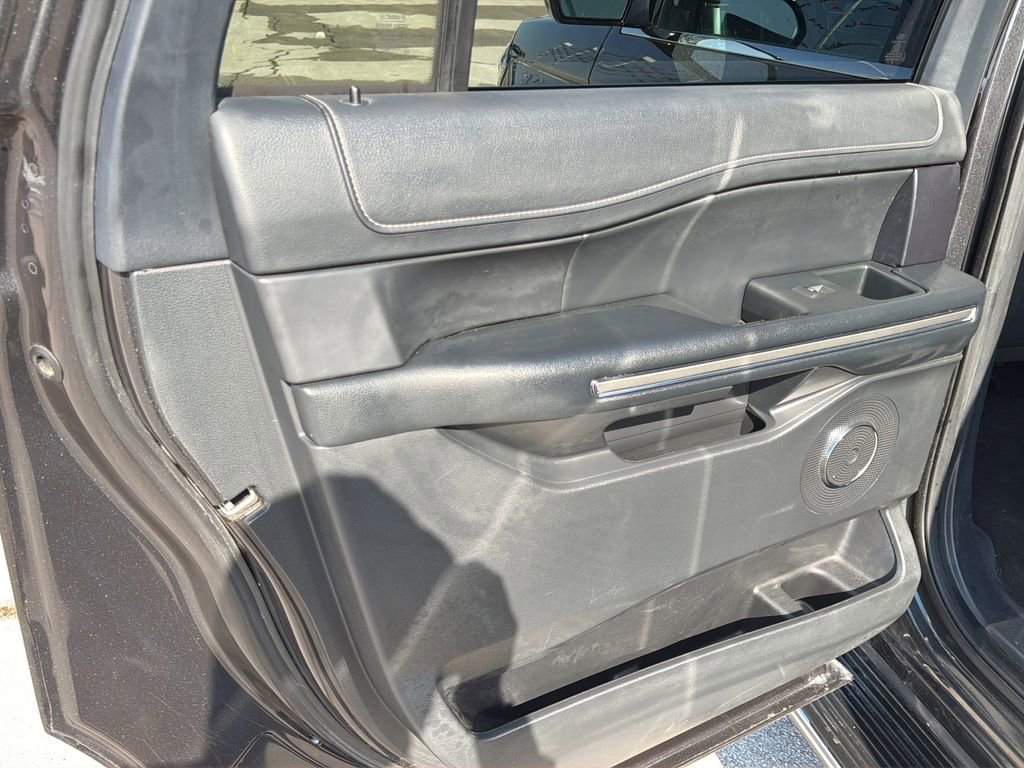 Used 2023 Ford Expedition Max XLT image 15