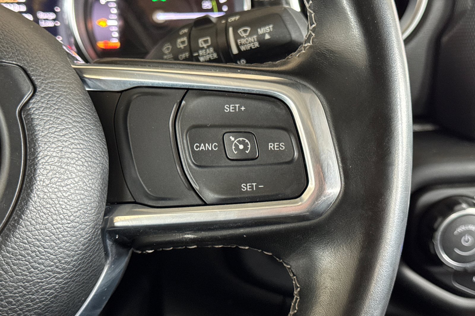 Used 2022 Jeep Wrangler Unlimited Sahara AWD/4WD image 31