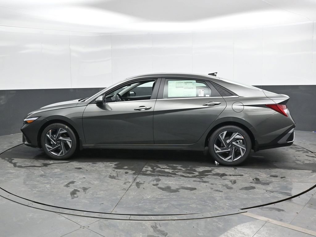 New 2026 Hyundai Elantra Limited image 8
