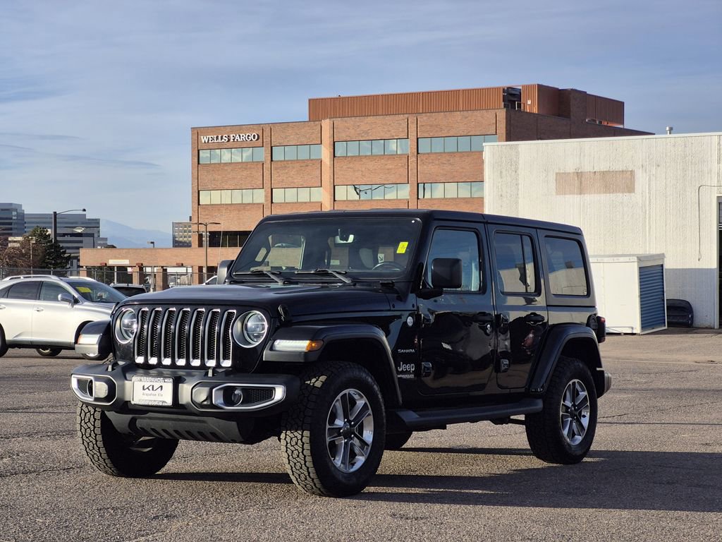 Used 2018 Jeep Wrangler Unlimited Sahara AWD/4WD image 4