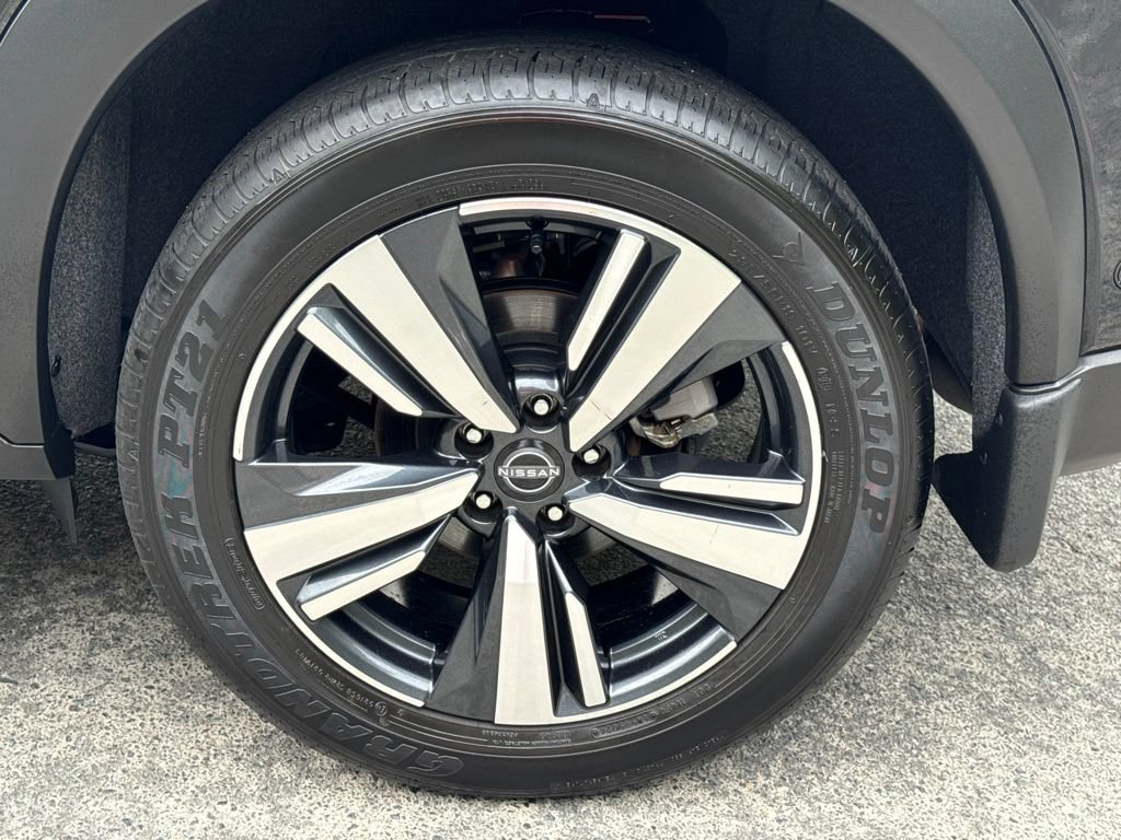 Certified 2025 Nissan Rogue SL FWD image 13