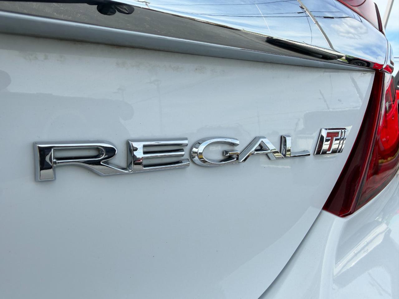 Used 2017 Buick Regal Sport Touring FWD image 69