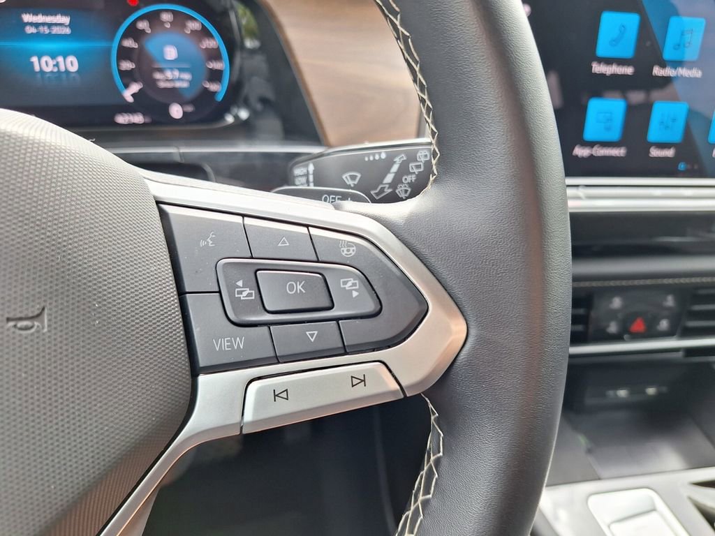 Used 2025 Volkswagen Atlas SE FWD image 19