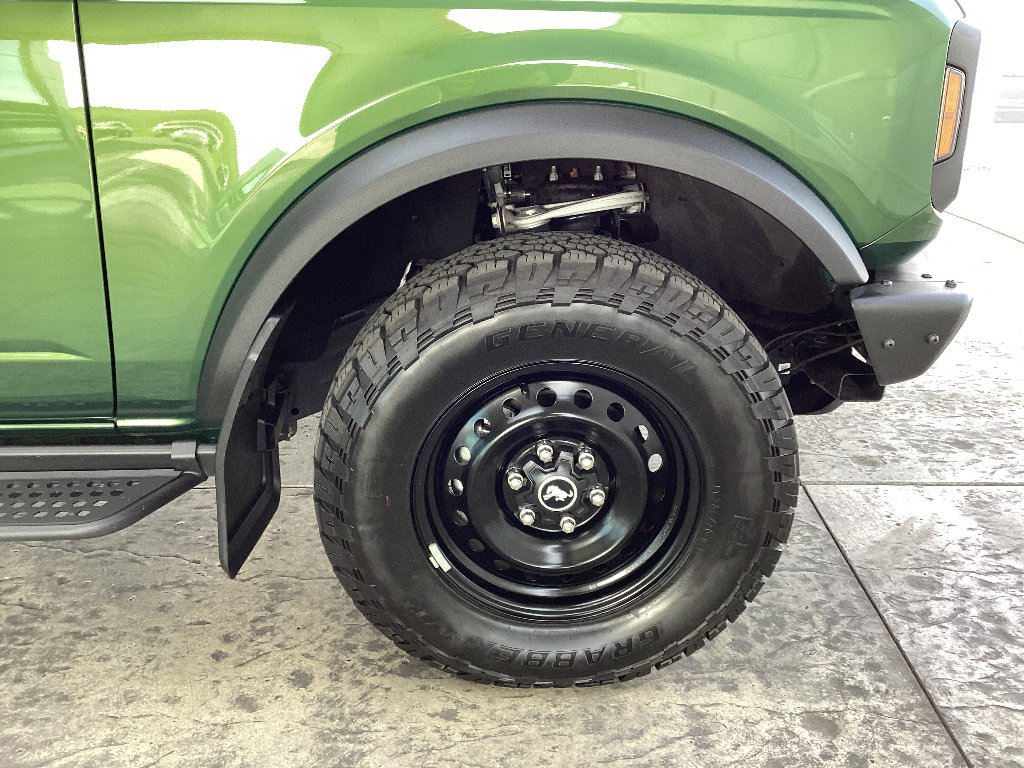 Used 2022 Ford Bronco Black Diamond image 11