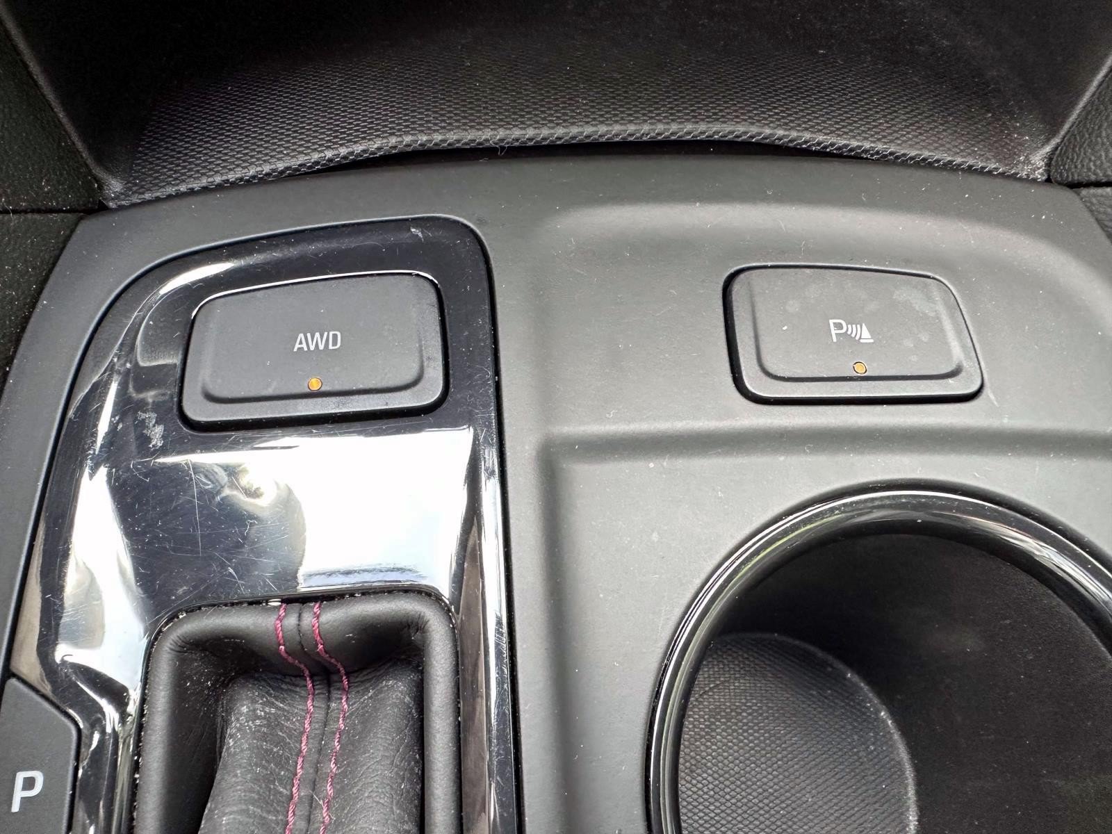 Used 2024 Chevrolet Equinox RS w/ RS Leather Package AWD/4WD image 25