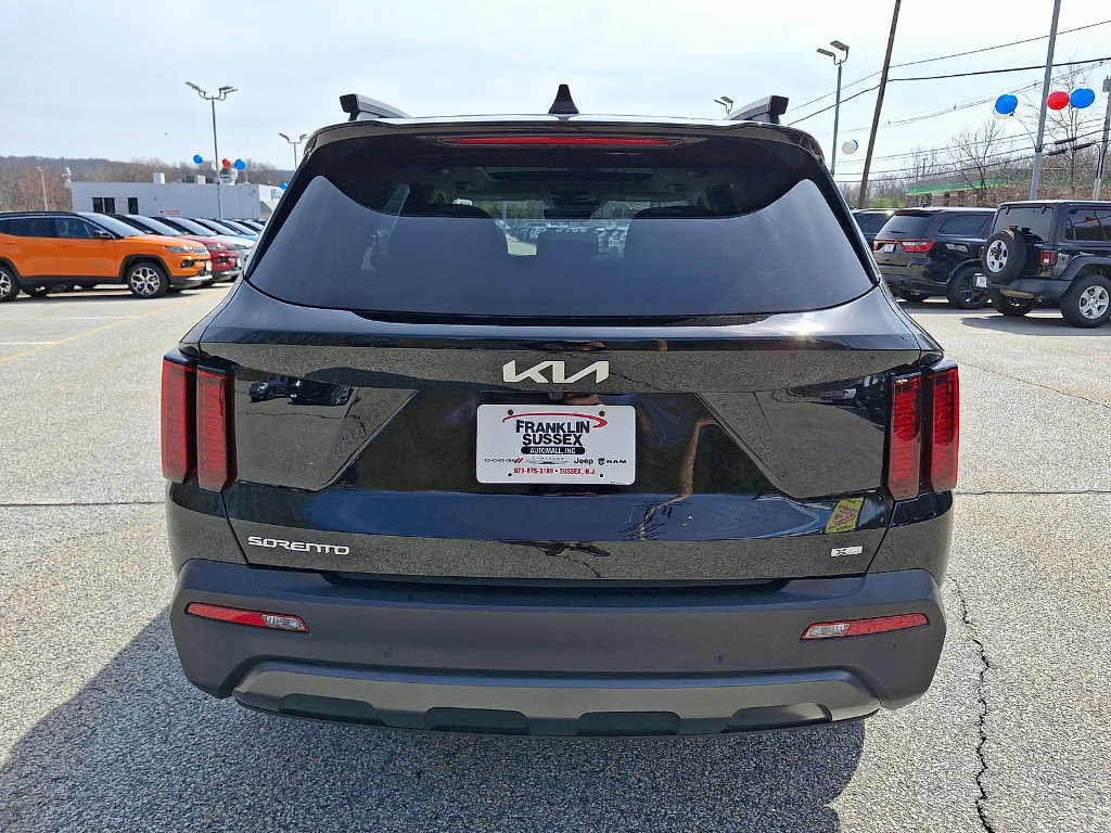 Used 2023 Kia Sorento S w/ Panoramic Sunroof Package AWD/4WD image 23