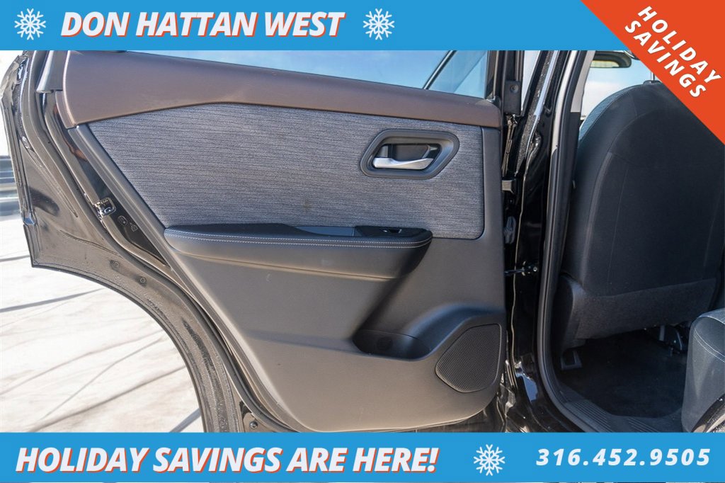 Used 2023 Nissan Rogue SV image 17