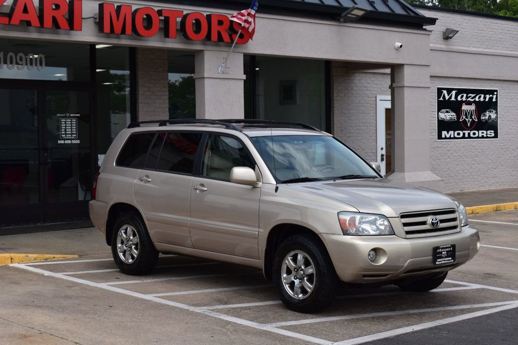 Used 2005 Toyota Highlander 4WD V6 w/ 3rd Row image 7