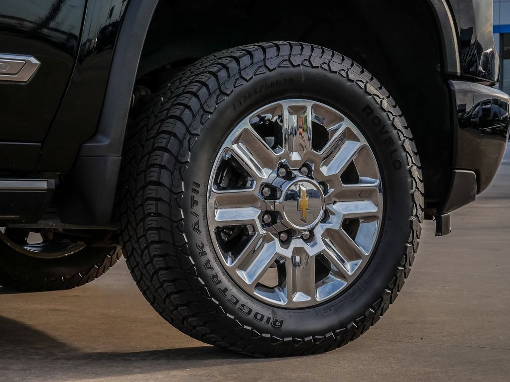 Used 2024 Chevrolet Silverado 2500 High Country w/ High Country Premium Package AWD/4WD image 9