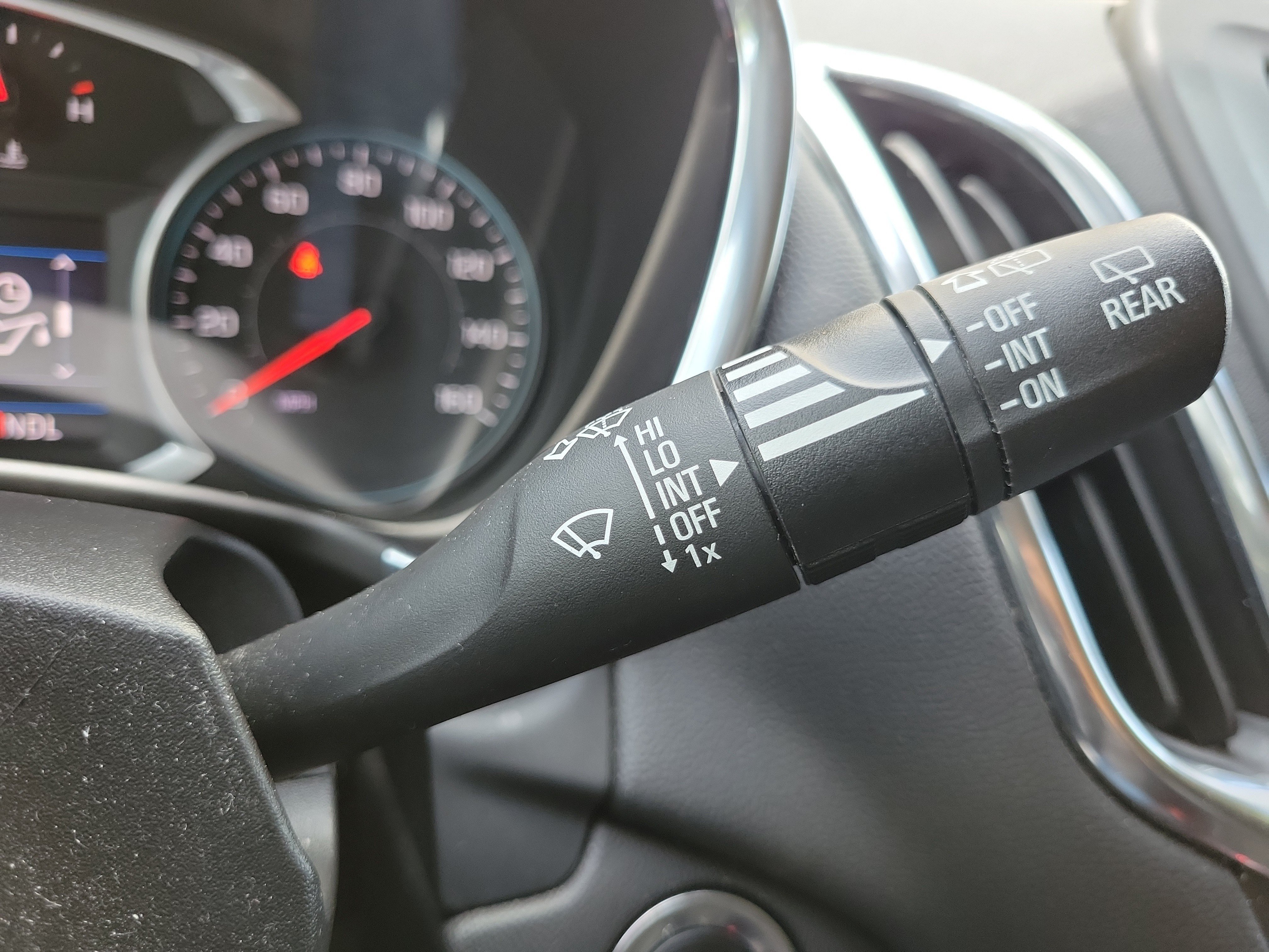 Used 2022 Chevrolet Equinox LT FWD image 30