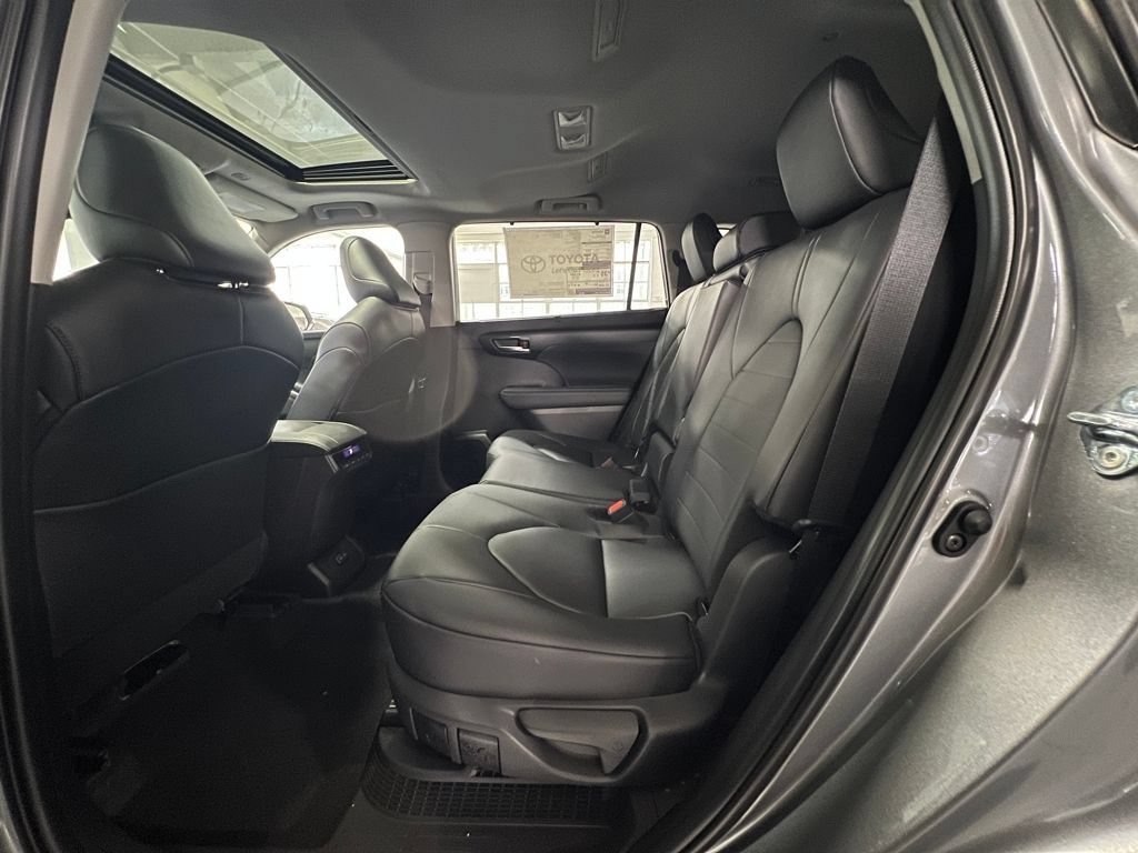 New 2026 Toyota Highlander XLE AWD/4WD image 10