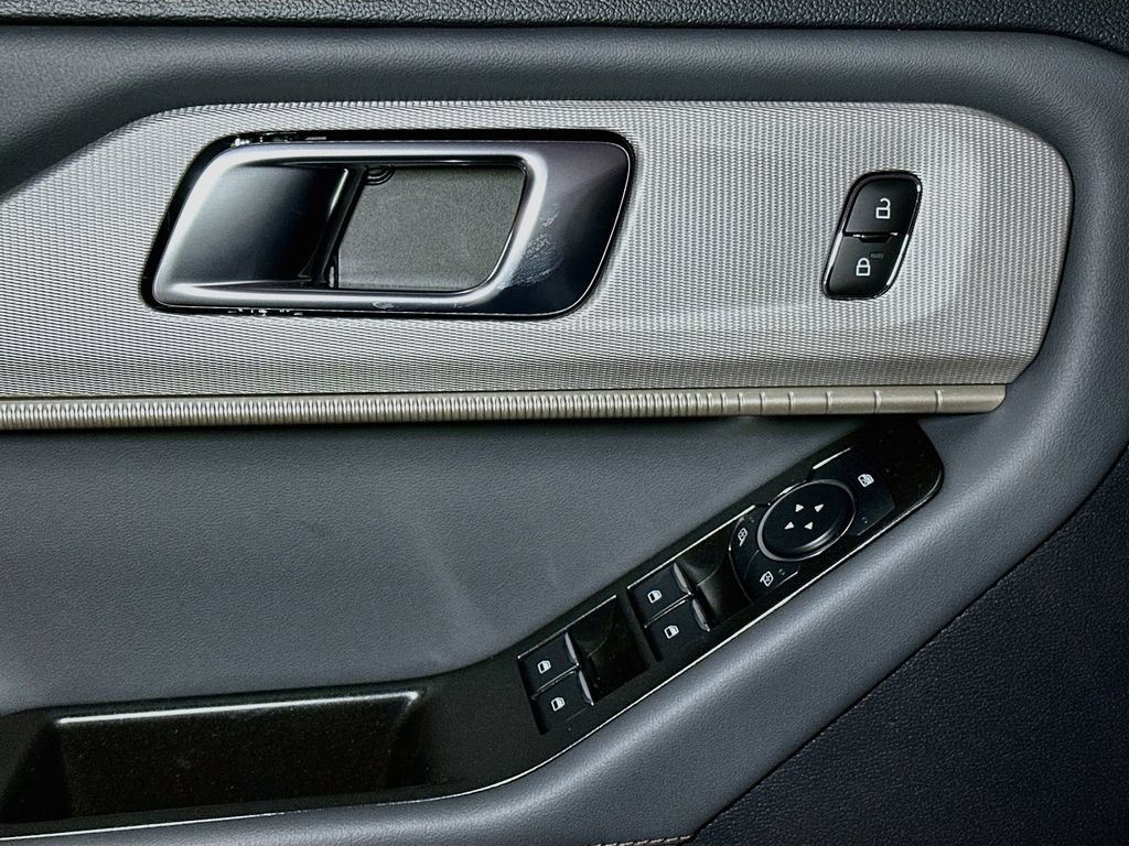 New 2026 Ford Explorer Active AWD/4WD image 15